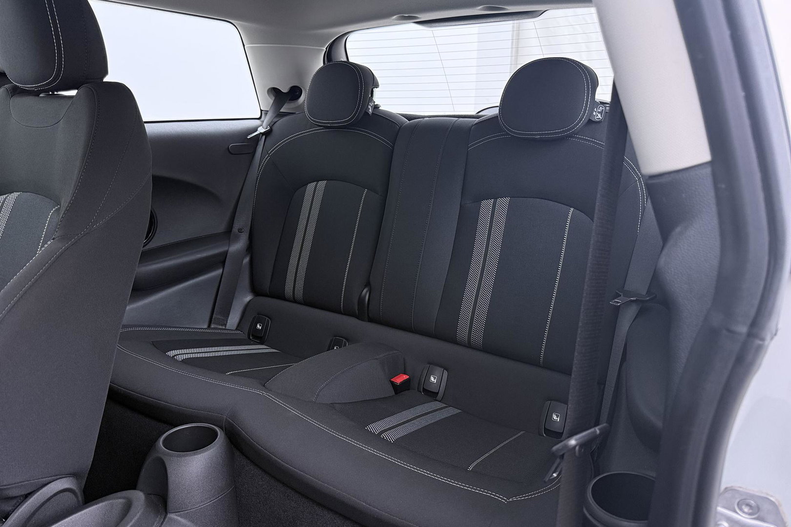 MINI Electric Basic 33 kWh | 22dkm! | SOH 97% | 17 Inch JCW | Cruise Control | Apple Carplay!