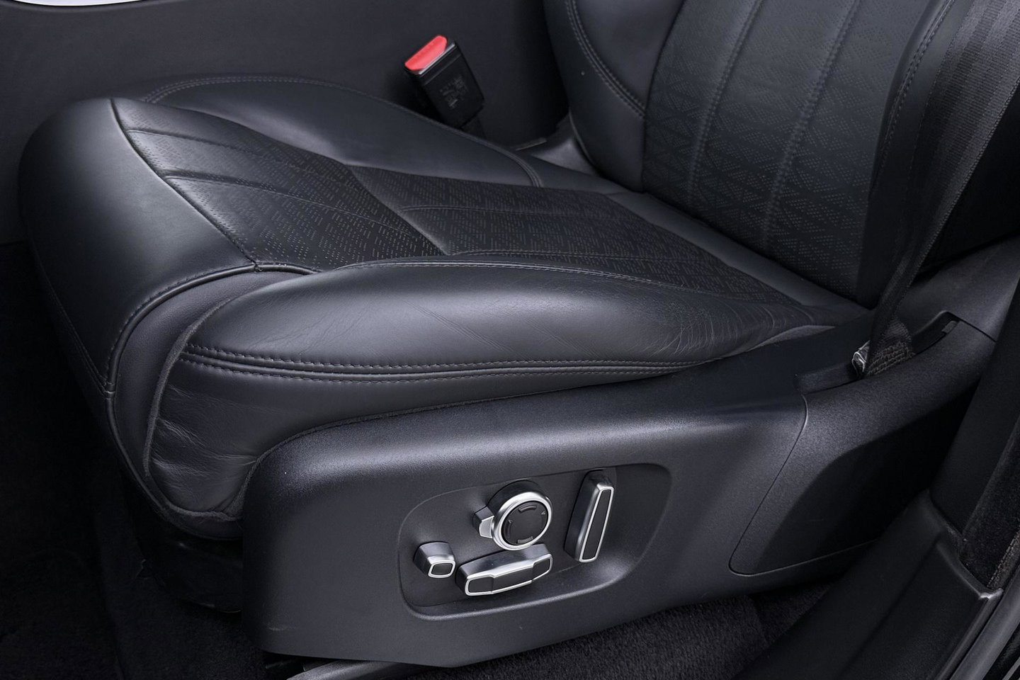 Land Rover Range Rover Sport 3.0 SDV6 HSE | GRIJS KENTEKEN | Luchtvering | Panoramadak | Stoelventilatie | Meridian | ACC | 21 inch