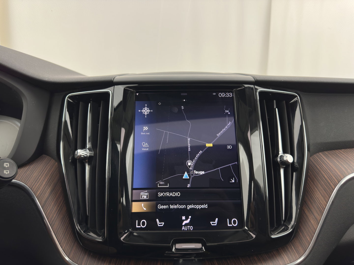 Volvo XC60 2.0 T8 Twin Engine AWD Inscription (Plug-in) *PANO | LEATHER | FULL-LED | MEMORY-PACK | BLINDSPOT | DIGI-COCKPIT | HEATED-COMFORTSEATS | CAMERA | NAVI-FULLMAP | ECC | PDC | TOWBAR | 19''ALU *