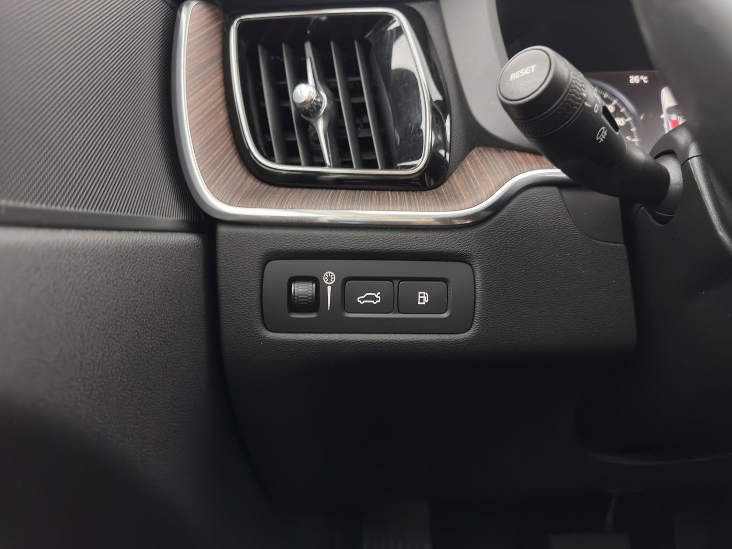Volvo XC60 2.0 T8 Twin Engine AWD Inscription (Plug-in) *PANO | LEATHER | FULL-LED | MEMORY-PACK | BLINDSPOT | DIGI-COCKPIT | HEATED-COMFORTSEATS | CAMERA | NAVI-FULLMAP | ECC | PDC | TOWBAR | 19''ALU *