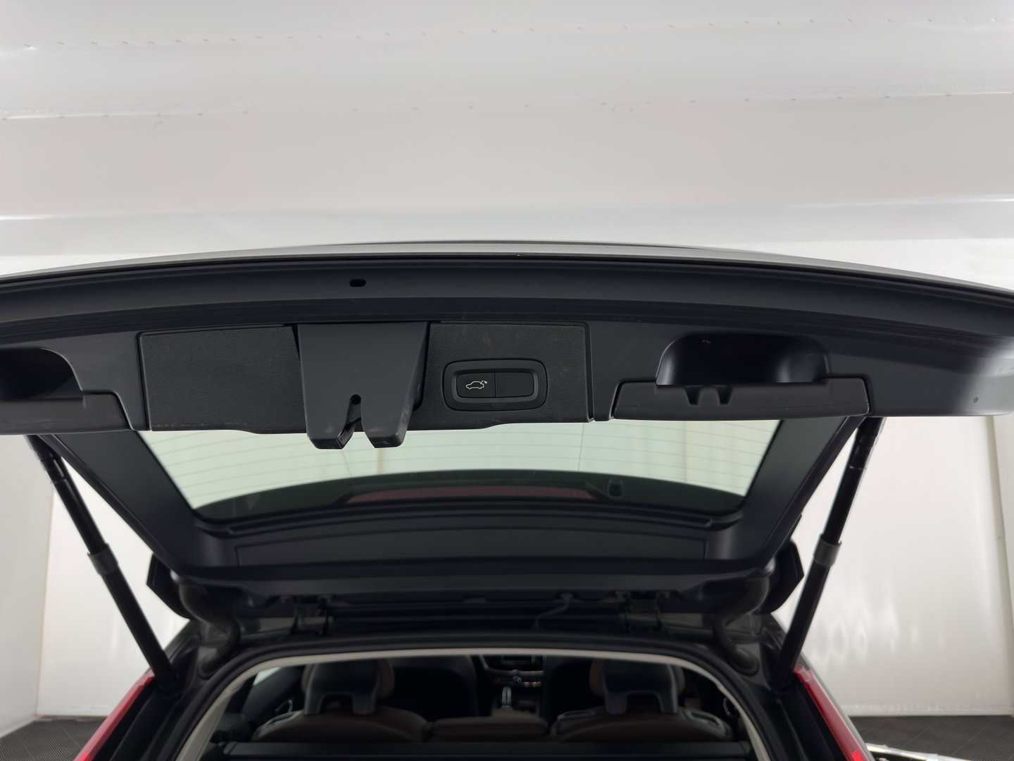 Volvo XC60 2.0 T8 Twin Engine AWD Inscription (Plug-in) *PANO | LEATHER | FULL-LED | MEMORY-PACK | BLINDSPOT | DIGI-COCKPIT | HEATED-COMFORTSEATS | CAMERA | NAVI-FULLMAP | ECC | PDC | TOWBAR | 19''ALU *