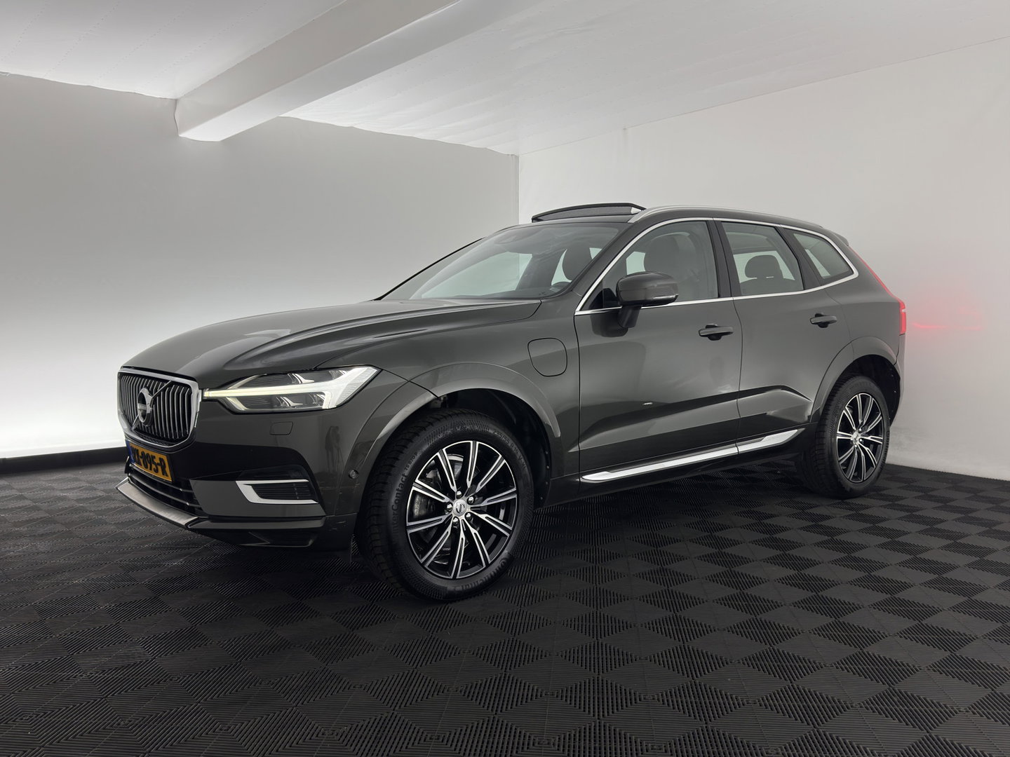 Volvo XC60 2.0 T8 Twin Engine AWD Inscription (Plug-in) *PANO | LEATHER | FULL-LED | MEMORY-PACK | BLINDSPOT | DIGI-COCKPIT | HEATED-COMFORTSEATS | CAMERA | NAVI-FULLMAP | ECC | PDC | TOWBAR | 19''ALU *