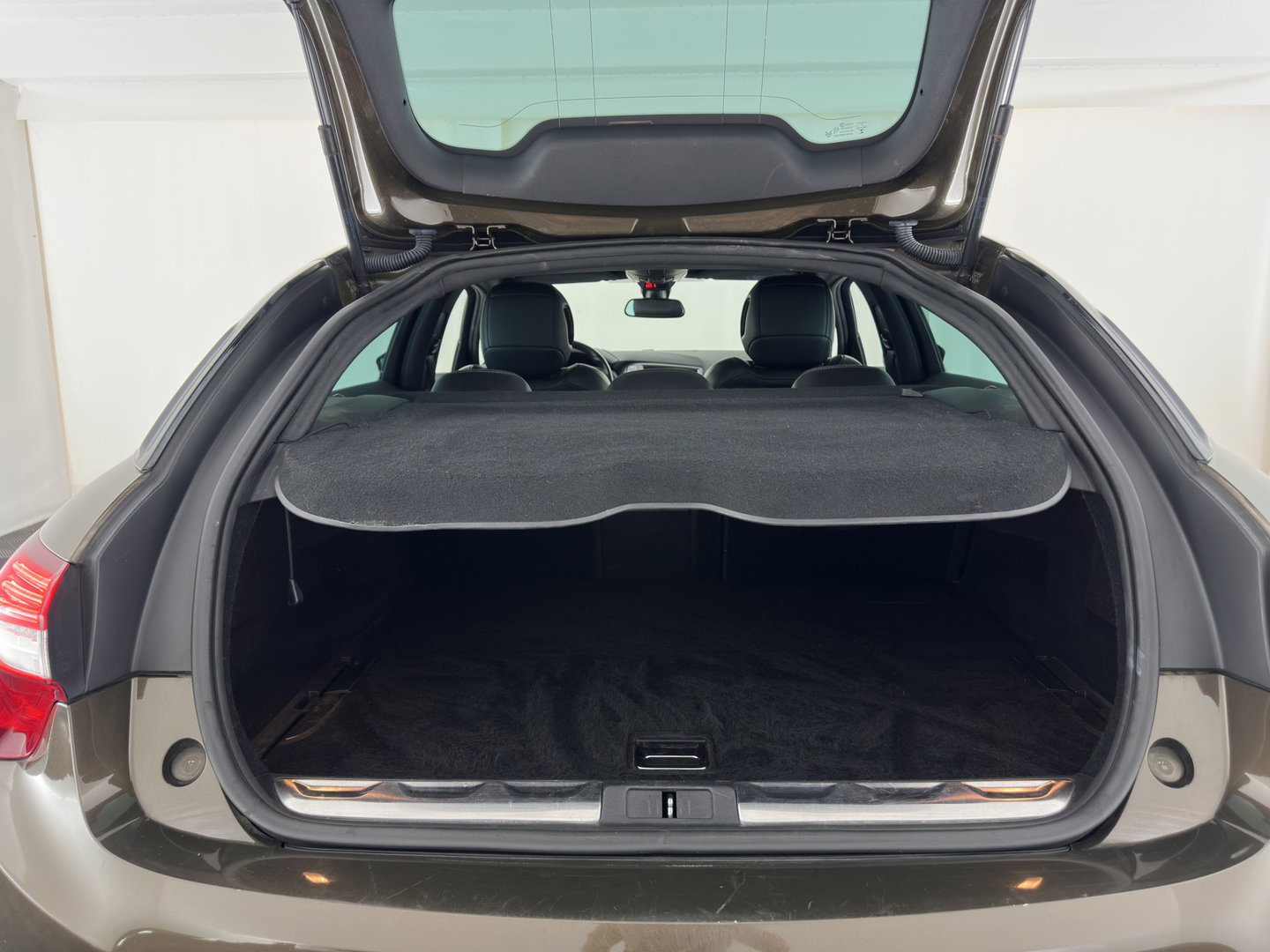 Citroën DS5 2.0 Hybrid4 Business Executive Aut. *PANO | HEAD-UP | LEATHER-FABRIC | COMFORT-SEATS | NAVI-FULLMAP | KEYLESS | PRIVACY-GLASS | CAMERA | CRUISE | 17"ALU*
