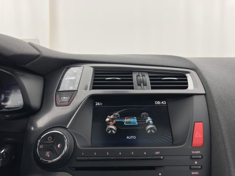 Citroën DS5 2.0 Hybrid4 Business Executive Aut. *PANO | HEAD-UP | LEATHER-FABRIC | COMFORT-SEATS | NAVI-FULLMAP | KEYLESS | PRIVACY-GLASS | CAMERA | CRUISE | 17"ALU*