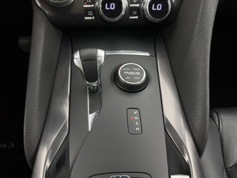 Citroën DS5 2.0 Hybrid4 Business Executive Aut. *PANO | HEAD-UP | LEATHER-FABRIC | COMFORT-SEATS | NAVI-FULLMAP | KEYLESS | PRIVACY-GLASS | CAMERA | CRUISE | 17"ALU*