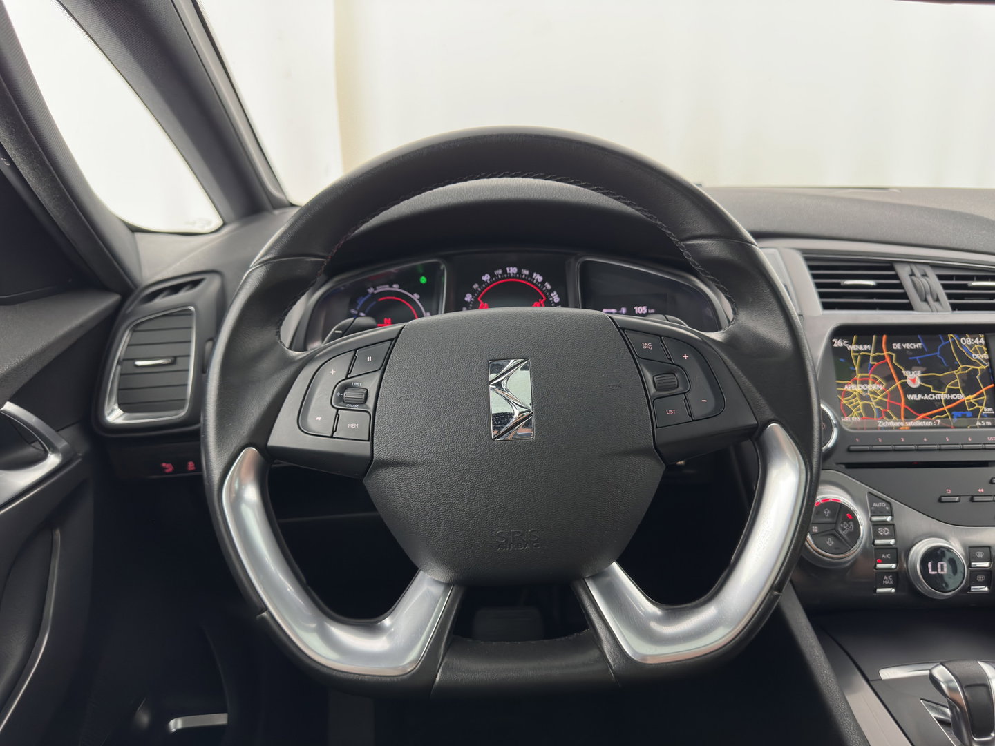 Citroën DS5 2.0 Hybrid4 Business Executive Aut. *PANO | HEAD-UP | LEATHER-FABRIC | COMFORT-SEATS | NAVI-FULLMAP | KEYLESS | PRIVACY-GLASS | CAMERA | CRUISE | 17"ALU*