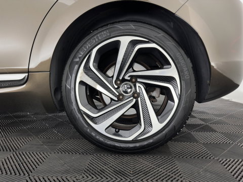 Citroën DS5 2.0 Hybrid4 Business Executive Aut. *PANO | HEAD-UP | LEATHER-FABRIC | COMFORT-SEATS | NAVI-FULLMAP | KEYLESS | PRIVACY-GLASS | CAMERA | CRUISE | 17"ALU*
