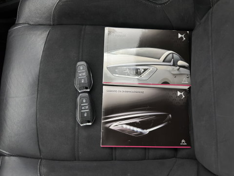Citroën DS5 2.0 Hybrid4 Business Executive Aut. *PANO | HEAD-UP | LEATHER-FABRIC | COMFORT-SEATS | NAVI-FULLMAP | KEYLESS | PRIVACY-GLASS | CAMERA | CRUISE | 17"ALU*