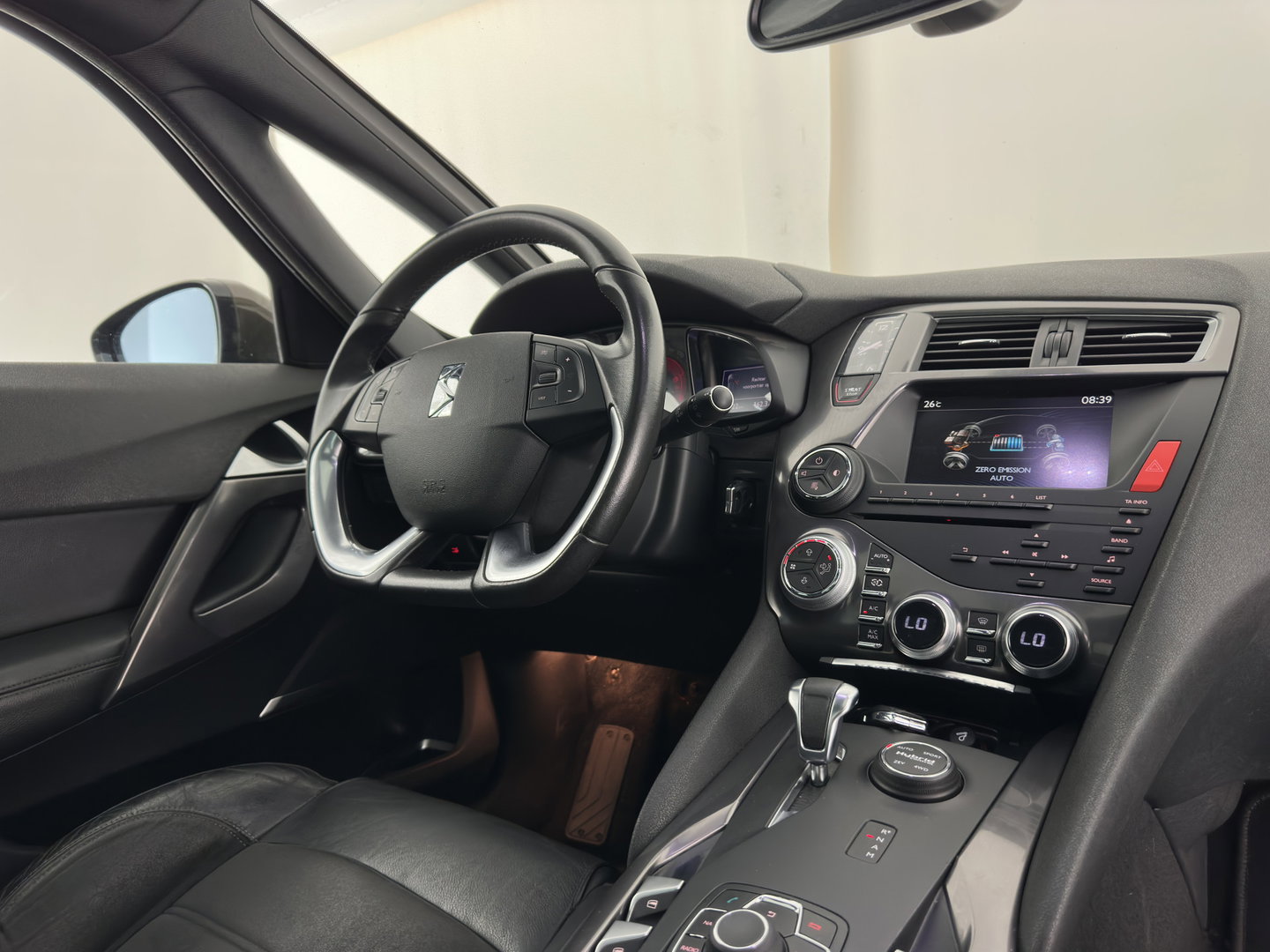 Citroën DS5 2.0 Hybrid4 Business Executive Aut. *PANO | HEAD-UP | LEATHER-FABRIC | COMFORT-SEATS | NAVI-FULLMAP | KEYLESS | PRIVACY-GLASS | CAMERA | CRUISE | 17"ALU*