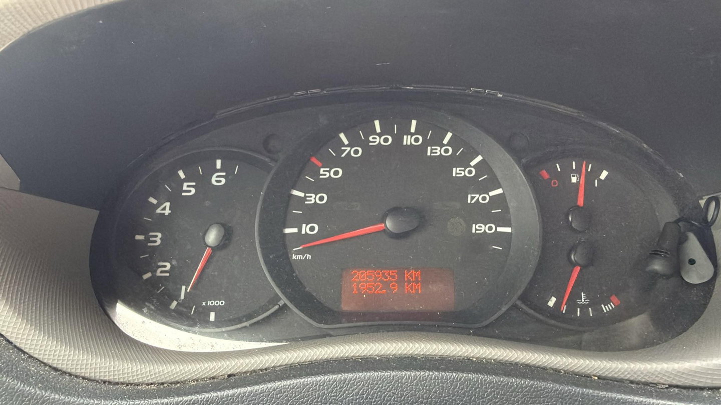 Renault Master T35 2.3 dCi L2H2 AIRCO ZWART