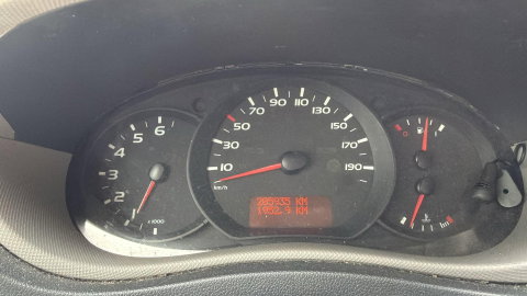 Renault Master T35 2.3 dCi L2H2 AIRCO ZWART