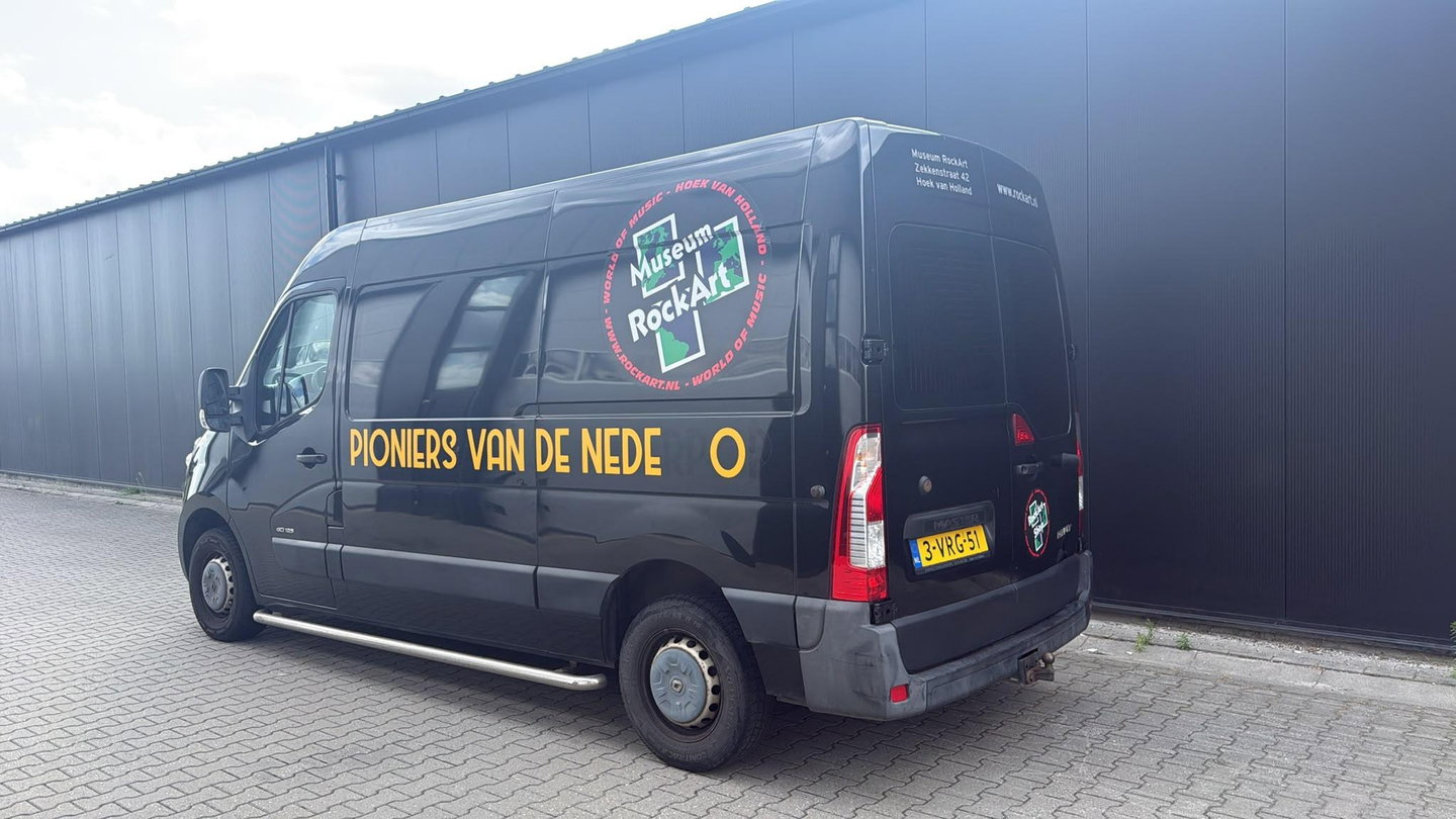 Renault Master T35 2.3 dCi L2H2 AIRCO ZWART