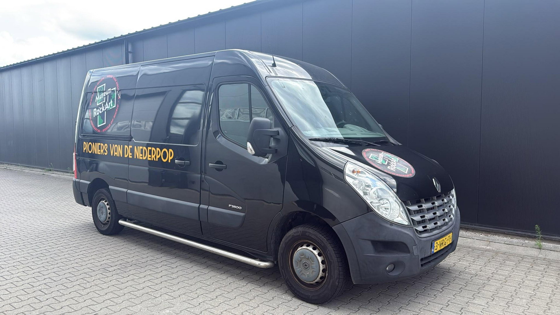 Renault Master T35 2.3 dCi L2H2 AIRCO ZWART