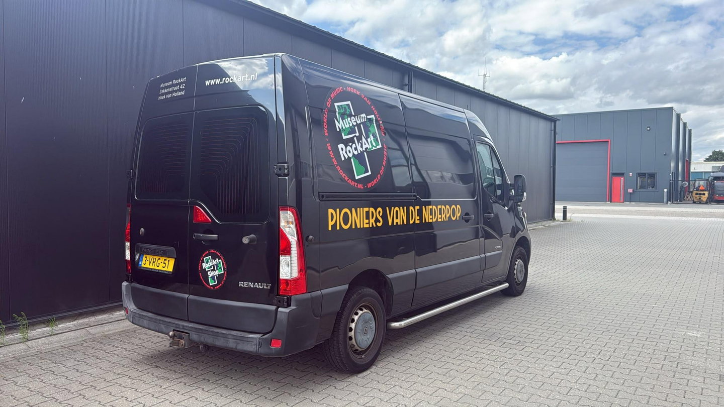 Renault Master T35 2.3 dCi L2H2 AIRCO ZWART