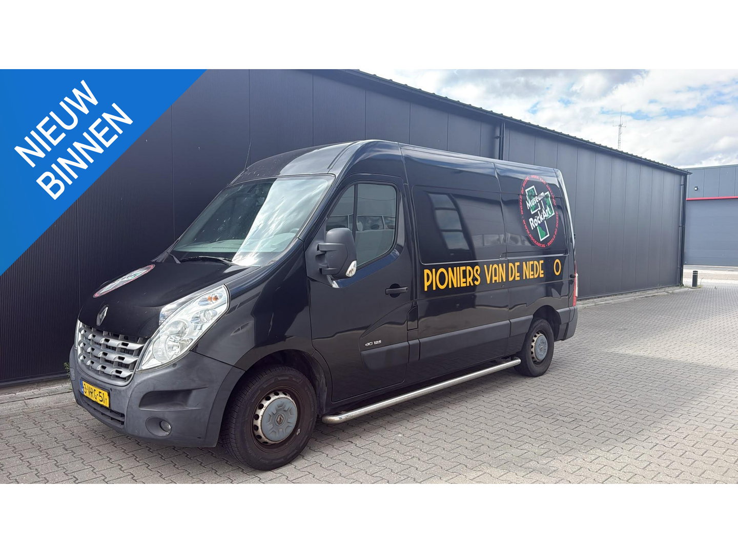 Renault Master T35 2.3 dCi L2H2 AIRCO ZWART