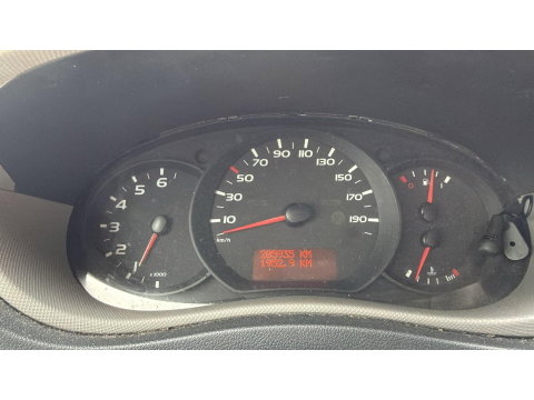 Renault Master T35 2.3 dCi L2H2 AIRCO ZWART