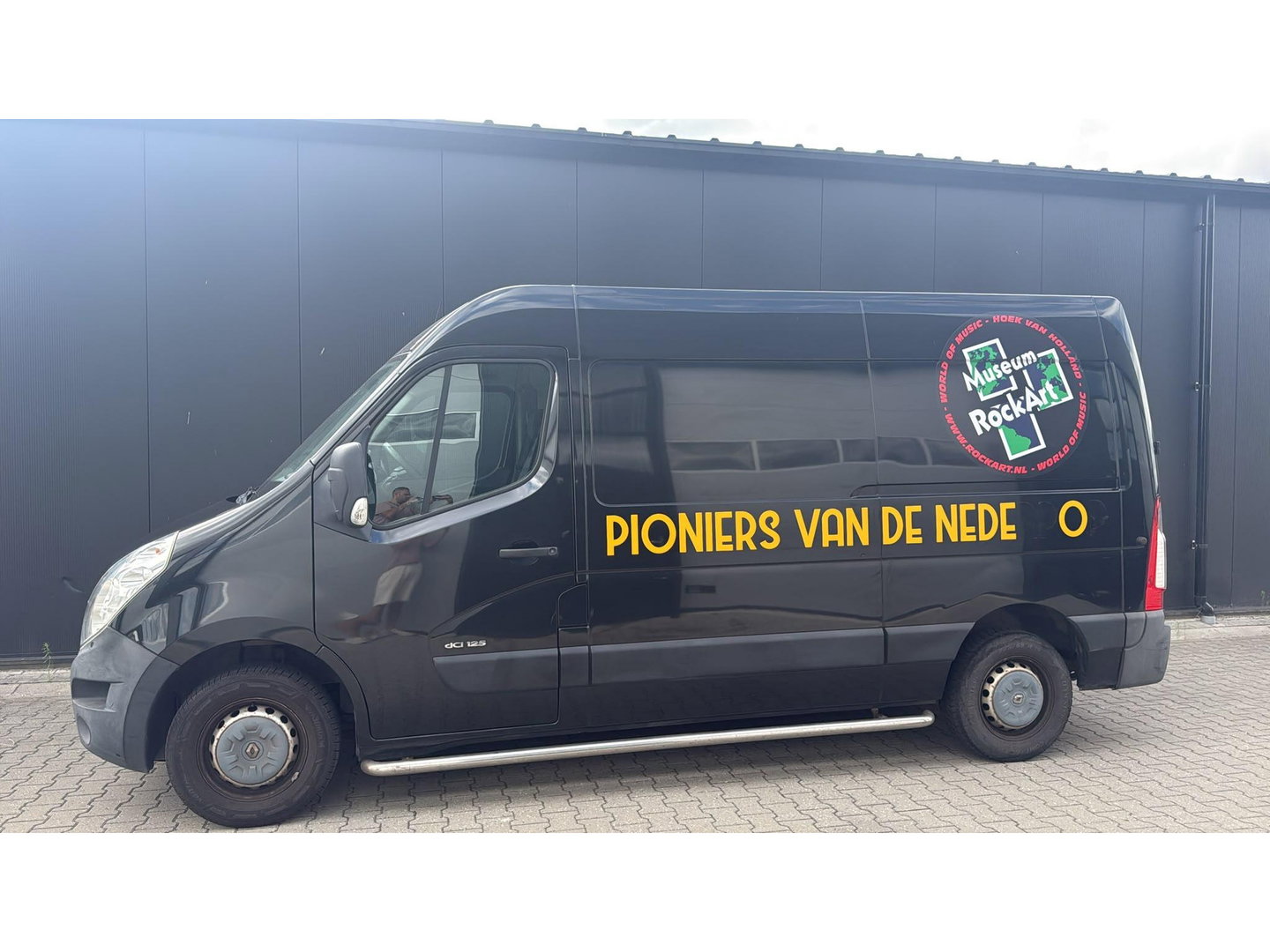 Renault Master T35 2.3 dCi L2H2 AIRCO ZWART