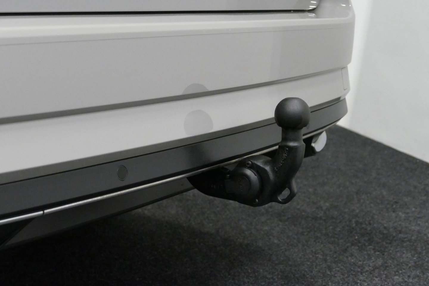 Škoda Superb Combi 1.4 TSI iV Sportline Business / Panoramadak / Elektr. verstelbare stoelen + memory / Elektr. wegklapbare trekhaak / Stoelverwarming / Ambienteverlichting / Apple Carplay - Android Auto / Achteruitrijcamera / Stuuwielverwarming / PDC / 19'' LMV / Nav