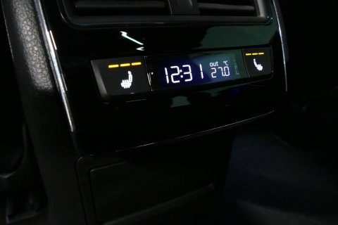 Škoda Superb Combi 1.4 TSI iV Sportline Business / Panoramadak / Elektr. verstelbare stoelen + memory / Elektr. wegklapbare trekhaak / Stoelverwarming / Ambienteverlichting / Apple Carplay - Android Auto / Achteruitrijcamera / Stuuwielverwarming / PDC / 19'' LMV / Nav