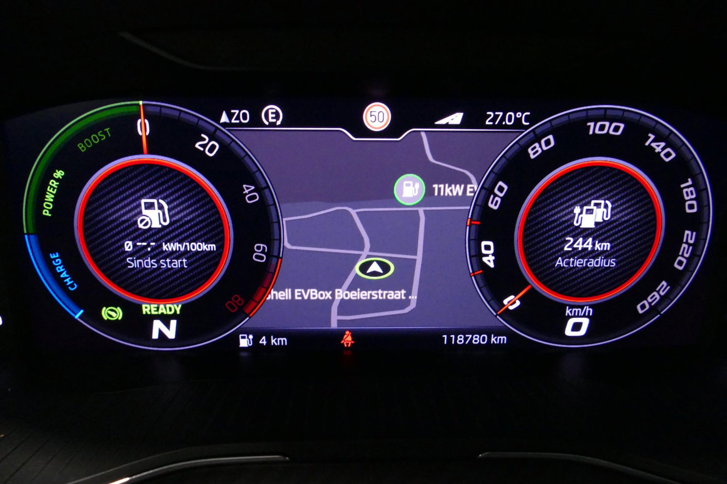 Škoda Superb Combi 1.4 TSI iV Sportline Business / Panoramadak / Elektr. verstelbare stoelen + memory / Elektr. wegklapbare trekhaak / Stoelverwarming / Ambienteverlichting / Apple Carplay - Android Auto / Achteruitrijcamera / Stuuwielverwarming / PDC / 19'' LMV / Nav