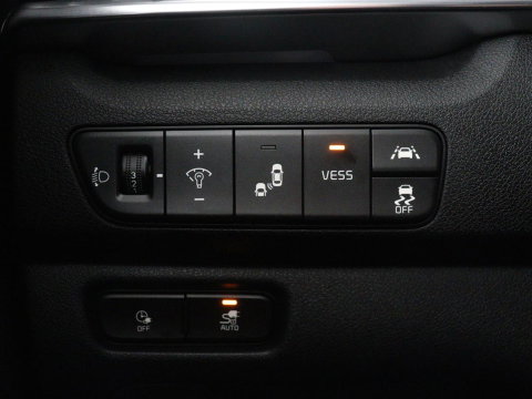 Kia e-Niro DynamicPlusLine 64 kWh | SOH 94,3% | Panoramadak | Memory | Leder | Stuur/stoel verwarming | Stoelventilatie | Dodehoek detectie | Cruise control | Carplay | Camera | Park assist | PHEV