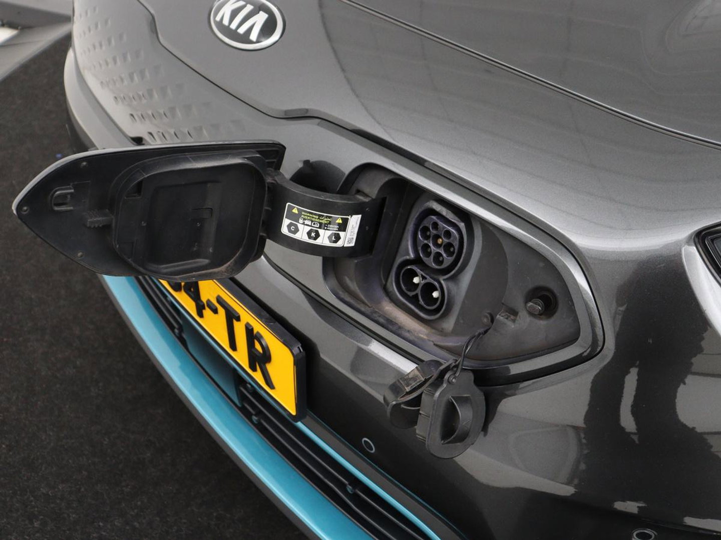Kia e-Niro DynamicPlusLine 64 kWh | SOH 94,3% | Panoramadak | Memory | Leder | Stuur/stoel verwarming | Stoelventilatie | Dodehoek detectie | Cruise control | Carplay | Camera | Park assist | PHEV