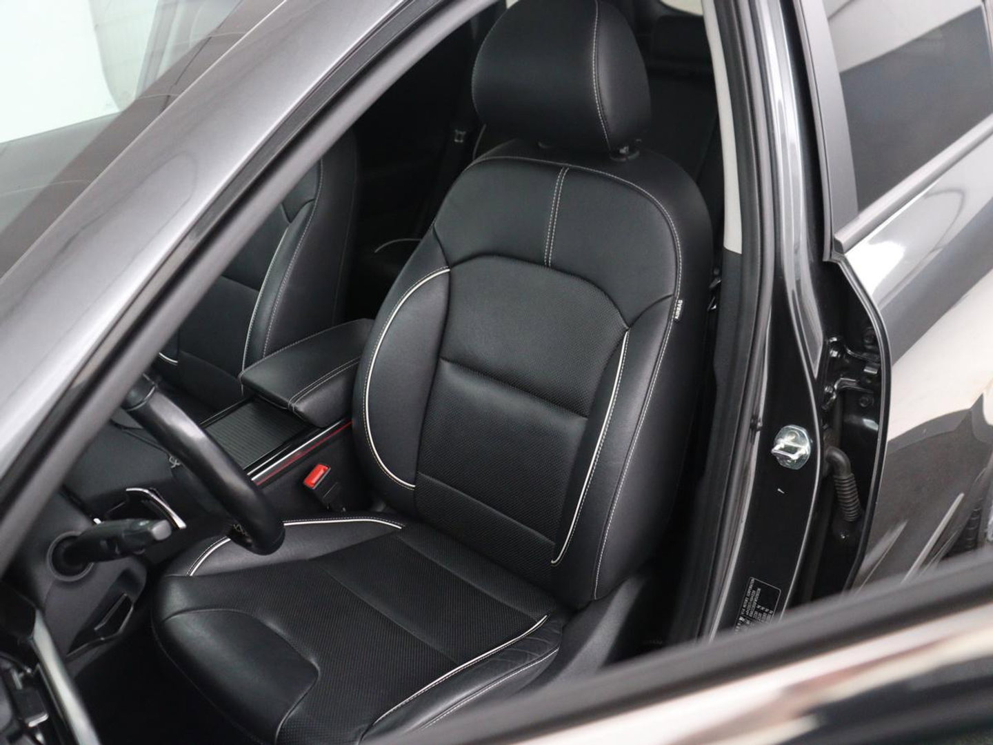 Kia e-Niro DynamicPlusLine 64 kWh | SOH 94,3% | Panoramadak | Memory | Leder | Stuur/stoel verwarming | Stoelventilatie | Dodehoek detectie | Cruise control | Carplay | Camera | Park assist | PHEV