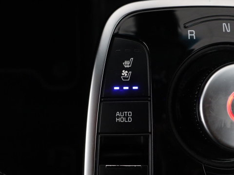 Kia e-Niro DynamicPlusLine 64 kWh | SOH 94,3% | Panoramadak | Memory | Leder | Stuur/stoel verwarming | Stoelventilatie | Dodehoek detectie | Cruise control | Carplay | Camera | Park assist | PHEV