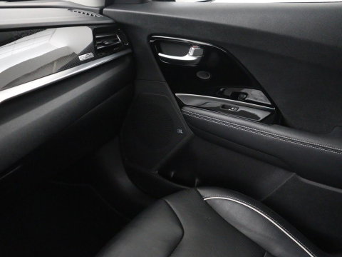 Kia e-Niro DynamicPlusLine 64 kWh | SOH 94,3% | Panoramadak | Memory | Leder | Stuur/stoel verwarming | Stoelventilatie | Dodehoek detectie | Cruise control | Carplay | Camera | Park assist | PHEV