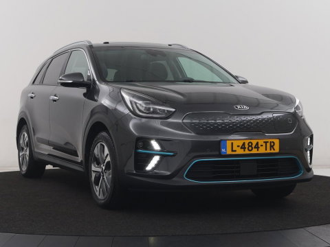 Kia e-Niro DynamicPlusLine 64 kWh | SOH 94,3% | Panoramadak | Memory | Leder | Stuur/stoel verwarming | Stoelventilatie | Dodehoek detectie | Cruise control | Carplay | Camera | Park assist | PHEV