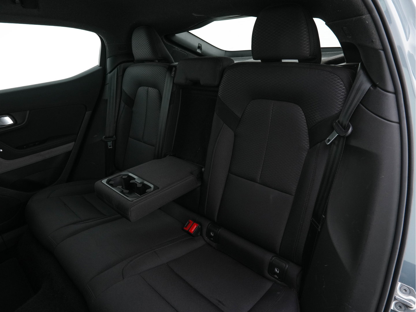 Polestar 2 Long Range Single Motor 78 kWh [ 3-Fase-11kW ] {SOH-95%} (INCL-BTW) *NAVI-FULLMAP | FULL-LED | KEYLESS | CAMERA | LANE-ASSIST | DIGI-COCKPIT | DAB+ | COMFORT-SEATS | ECC | PDC | 20''ALU*