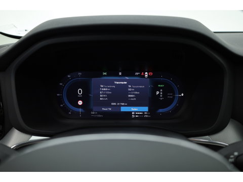 Volvo XC60 2.0 T6 Plug-in hybrid AWD Plus Dark | Pano-dak | Trekhaak | Adap. Cruise | 360 camera | Dodehoek (Blis)