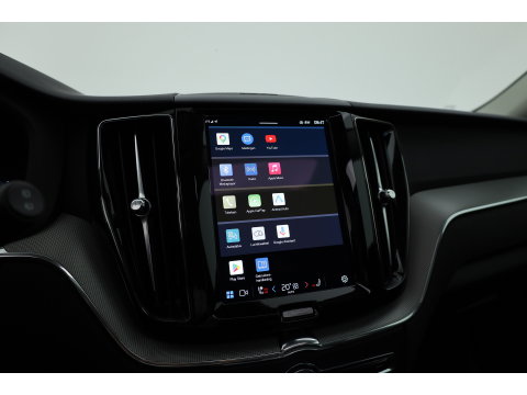 Volvo XC60 2.0 T6 Plug-in hybrid AWD Plus Dark | Pano-dak | Trekhaak | Adap. Cruise | 360 camera | Dodehoek (Blis)