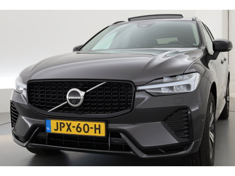 Volvo XC60 2.0 T6 Plug-in hybrid AWD Plus Dark | Pano-dak | Trekhaak | Adap. Cruise | 360 camera | Dodehoek (Blis)
