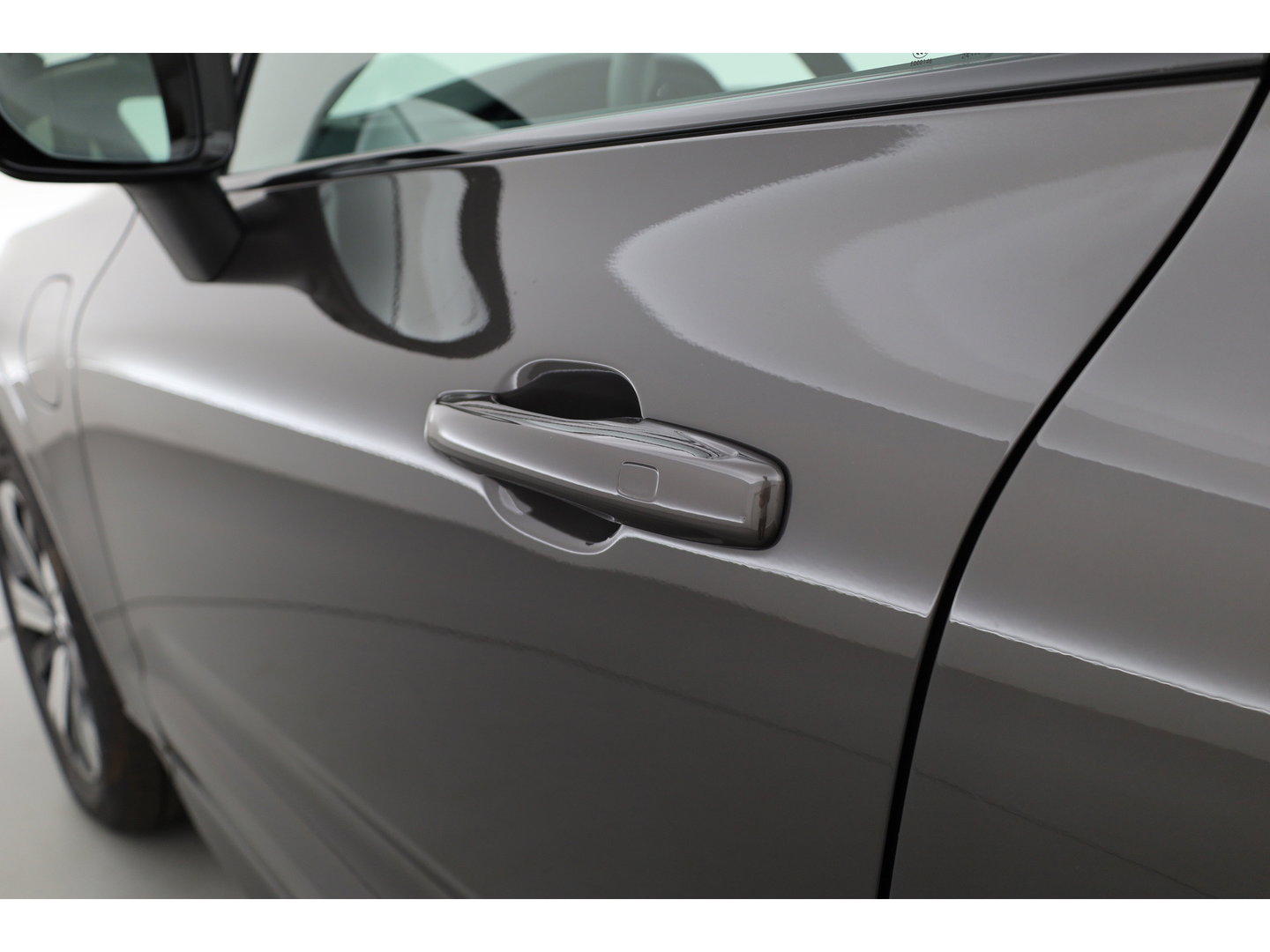 Volvo XC60 2.0 T6 Plug-in hybrid AWD Plus Dark | Pano-dak | Trekhaak | Adap. Cruise | 360 camera | Dodehoek (Blis)