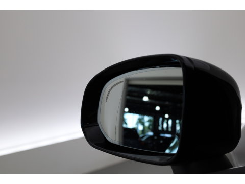Volvo XC60 2.0 T6 Plug-in hybrid AWD Plus Dark | Pano-dak | Trekhaak | Adap. Cruise | 360 camera | Dodehoek (Blis)