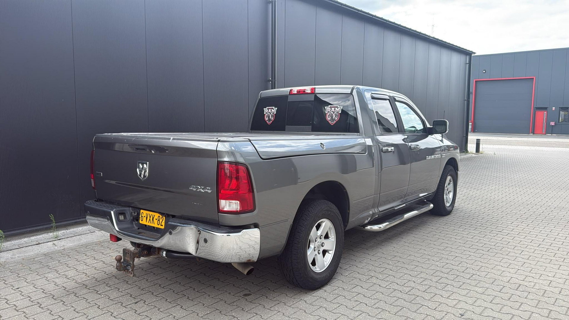 Dodge Ram Pick-Up 1500 5.7 V8 4x4 Quad Cab 6'4 LPG NIEUWE APK