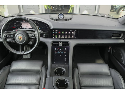 Porsche Taycan Performance Plus 476pk 93,4 kWh Panoramadak *BTW* Luchtvering Bose Comfortstoelen NLauto 1e Eigenaar