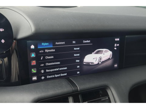 Porsche Taycan Performance Plus 476pk 93,4 kWh Panoramadak *BTW* Luchtvering Bose Comfortstoelen NLauto 1e Eigenaar