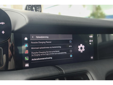 Porsche Taycan Performance Plus 476pk 93,4 kWh Panoramadak *BTW* Luchtvering Bose Comfortstoelen NLauto 1e Eigenaar