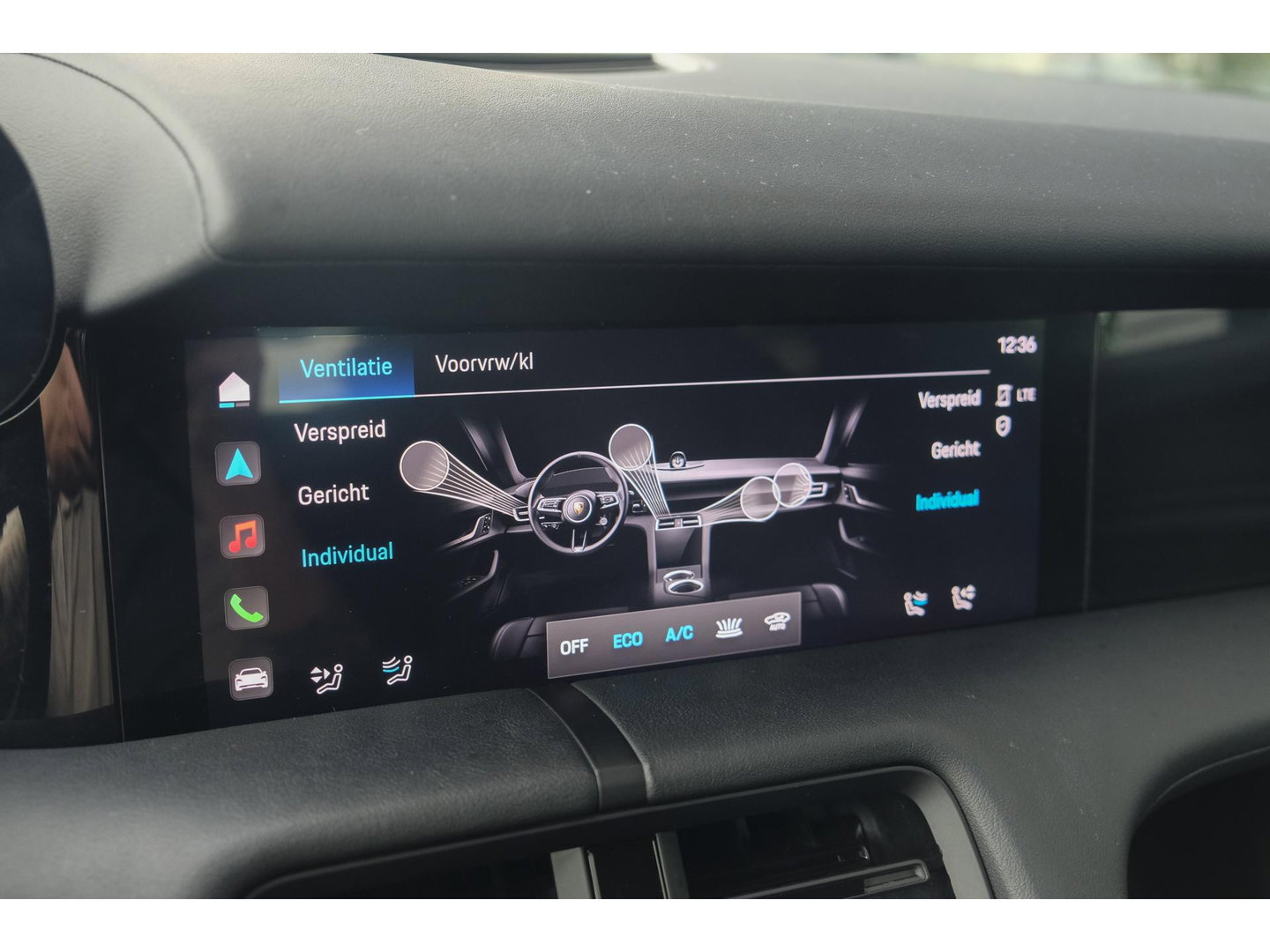 Porsche Taycan Performance Plus 476pk 93,4 kWh Panoramadak *BTW* Luchtvering Bose Comfortstoelen NLauto 1e Eigenaar