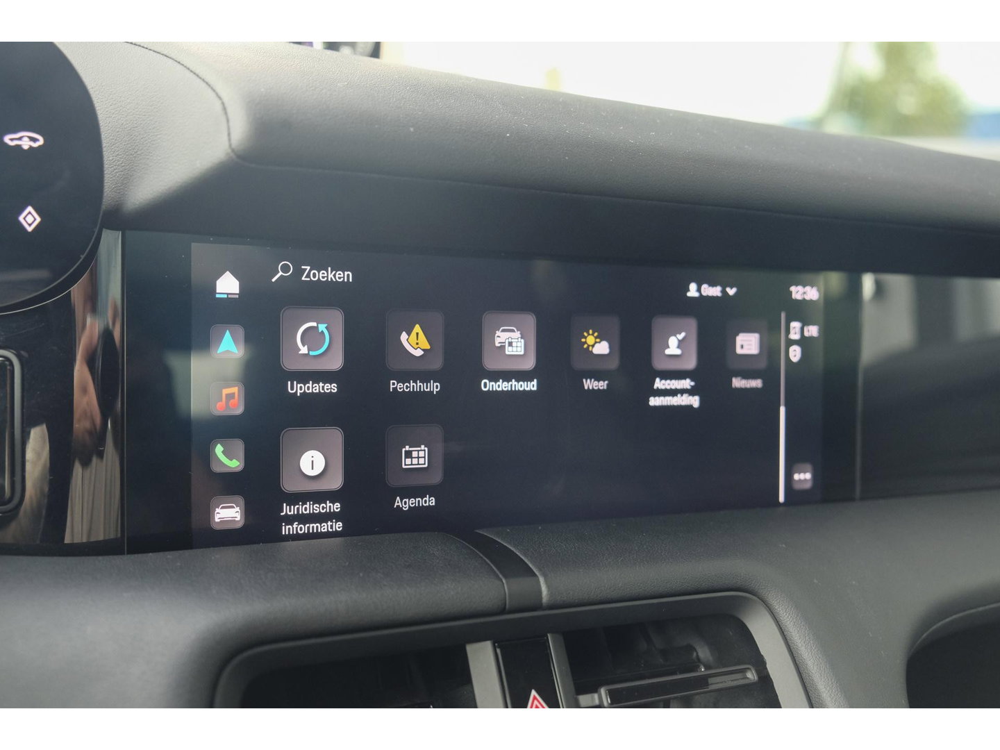 Porsche Taycan Performance Plus 476pk 93,4 kWh Panoramadak *BTW* Luchtvering Bose Comfortstoelen NLauto 1e Eigenaar