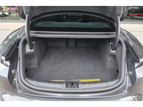 Porsche Taycan Performance Plus 476pk 93,4 kWh Panoramadak *BTW* Luchtvering Bose Comfortstoelen NLauto 1e Eigenaar