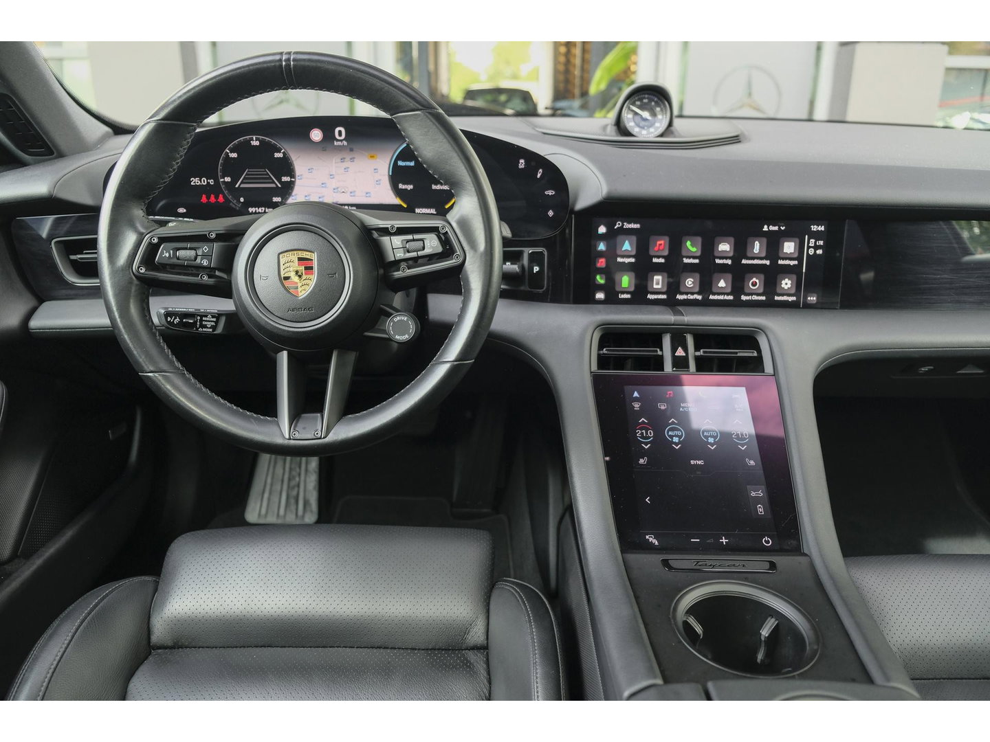 Porsche Taycan Performance Plus 476pk 93,4 kWh Panoramadak *BTW* Luchtvering Bose Comfortstoelen NLauto 1e Eigenaar
