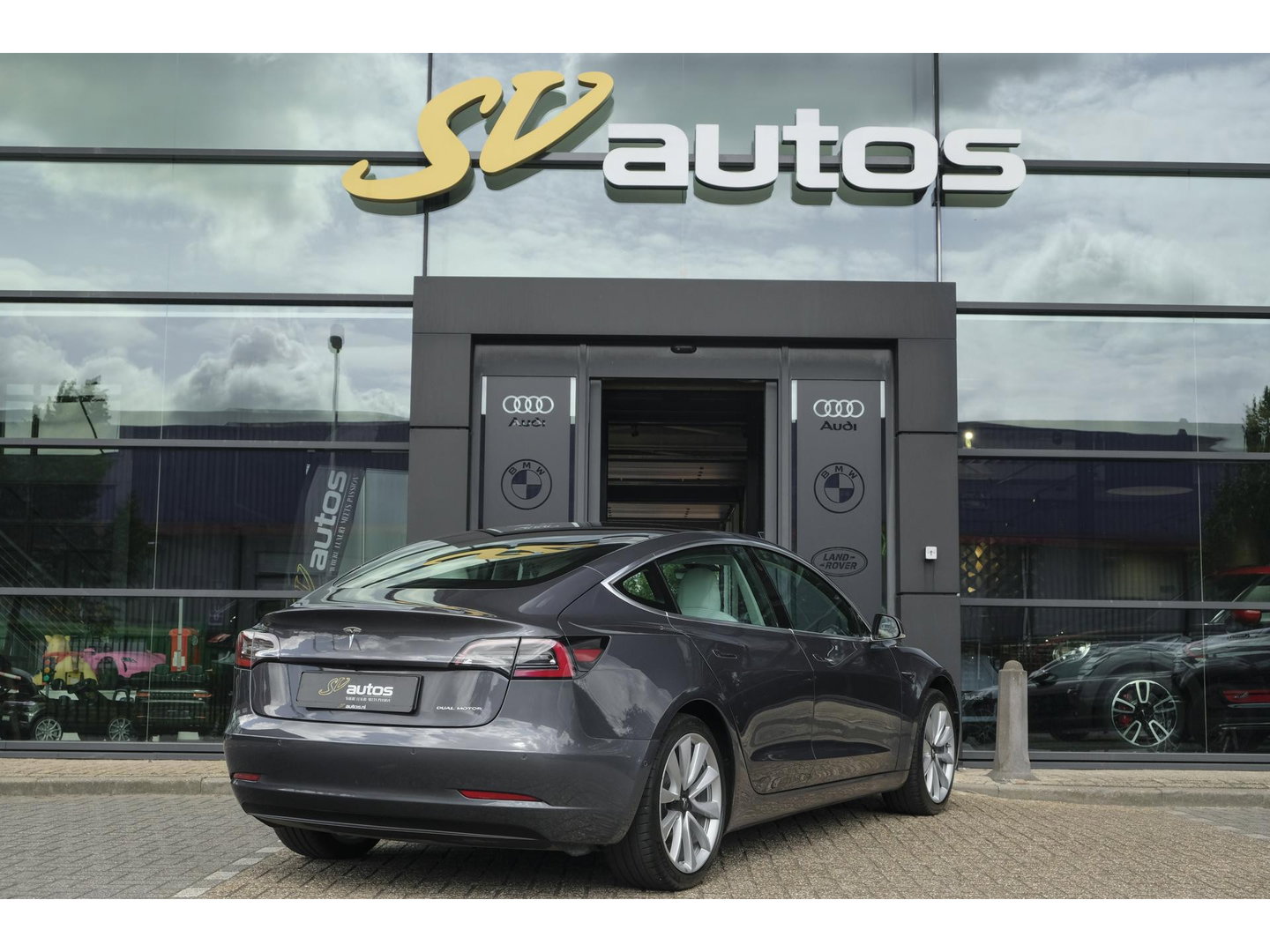 Tesla Model 3 Long Range 351pk AWD 75 kWh *BTW* *SOH 85%* Panoramadak 19" LMV Sport Autopilot