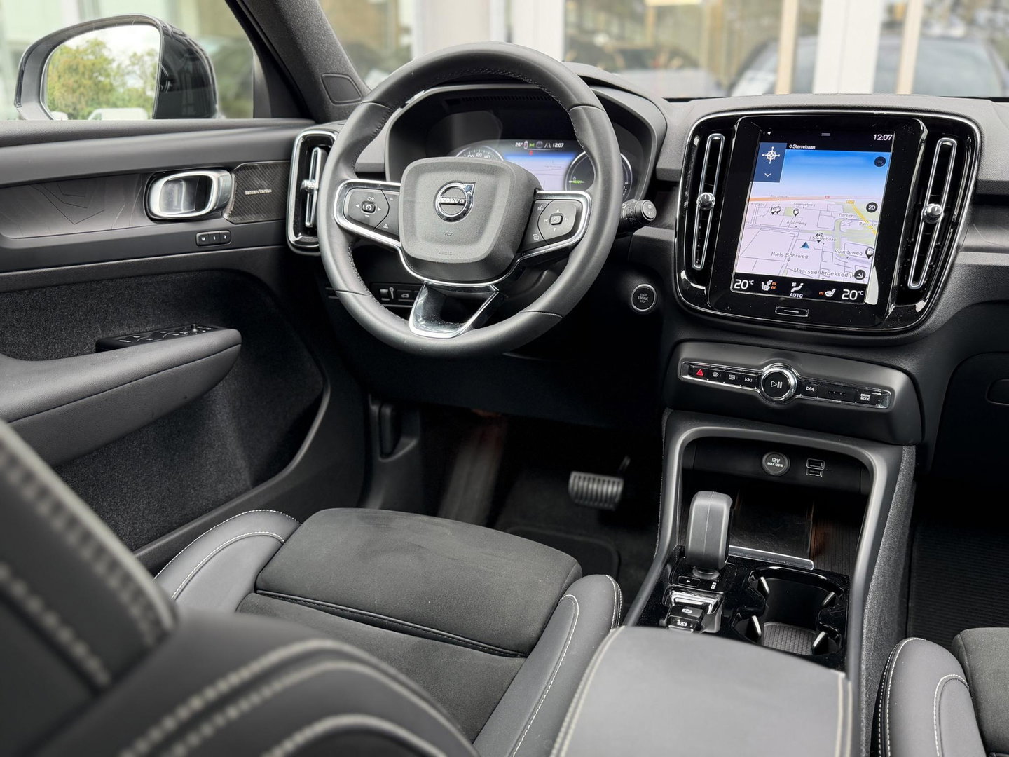 Volvo XC40 1.5 T4 Plug-in hybrid Ultimate Dark |Pano|H/K|360Cam|Memory|PilotAssit|Trekhaak|BLIS|ThunderGrey