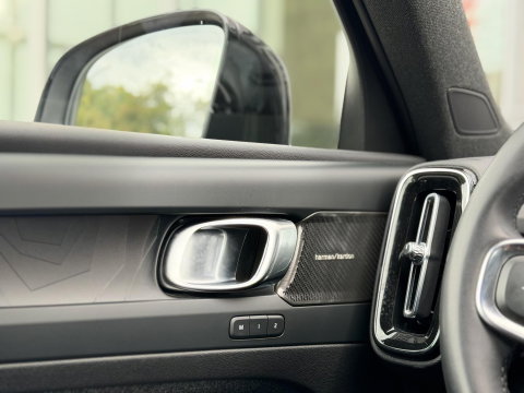 Volvo XC40 1.5 T4 Plug-in hybrid Ultimate Dark |Pano|H/K|360Cam|Memory|PilotAssit|Trekhaak|BLIS|ThunderGrey