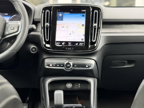 Volvo XC40 1.5 T4 Plug-in hybrid Ultimate Dark |Pano|H/K|360Cam|Memory|PilotAssit|Trekhaak|BLIS|ThunderGrey