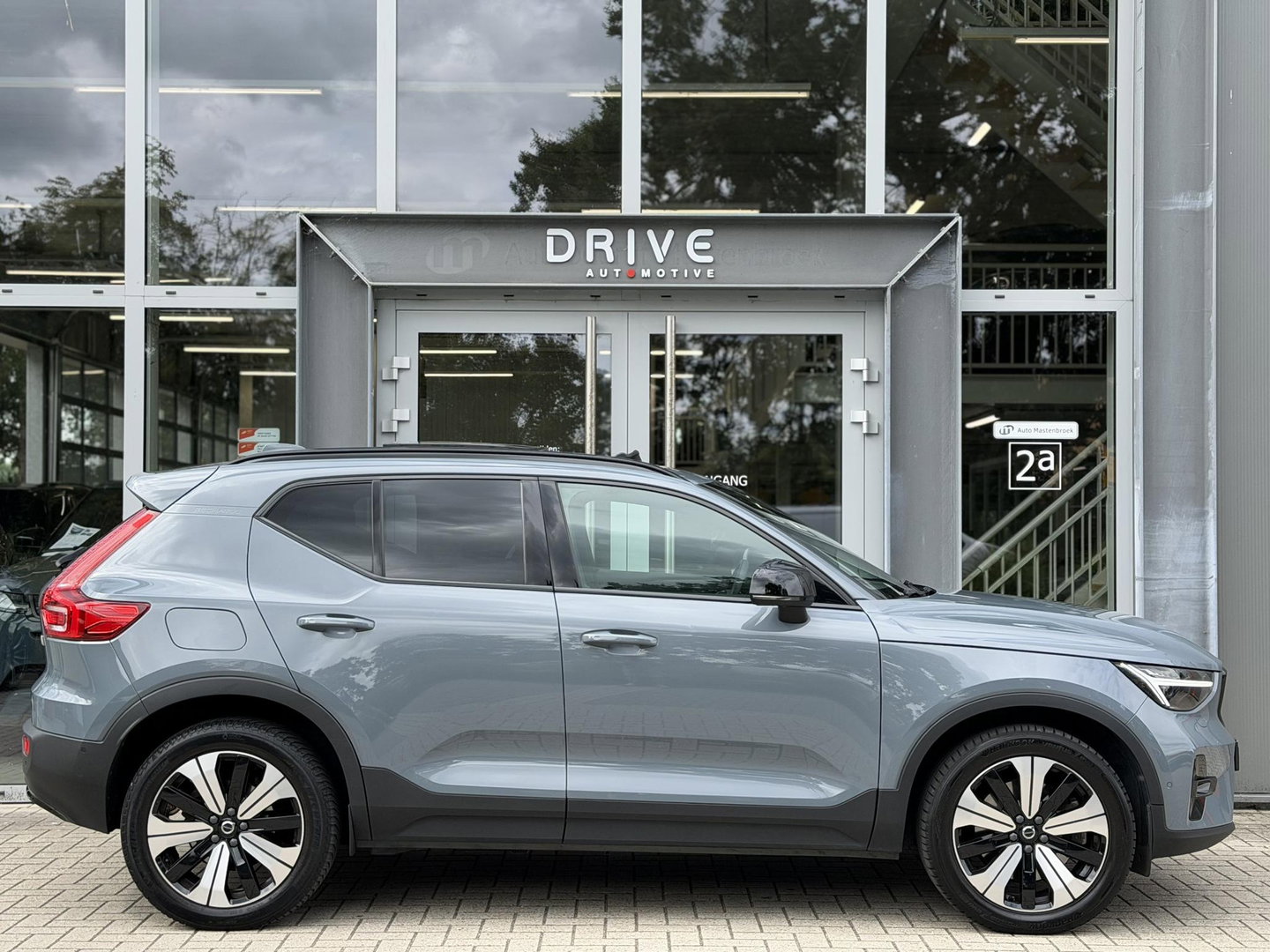 Volvo XC40 1.5 T4 Plug-in hybrid Ultimate Dark |Pano|H/K|360Cam|Memory|PilotAssit|Trekhaak|BLIS|ThunderGrey