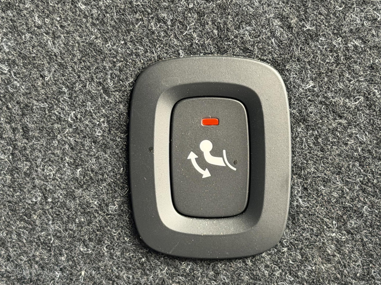 Volvo XC40 1.5 T4 Plug-in hybrid Ultimate Dark |Pano|H/K|360Cam|Memory|PilotAssit|Trekhaak|BLIS|ThunderGrey